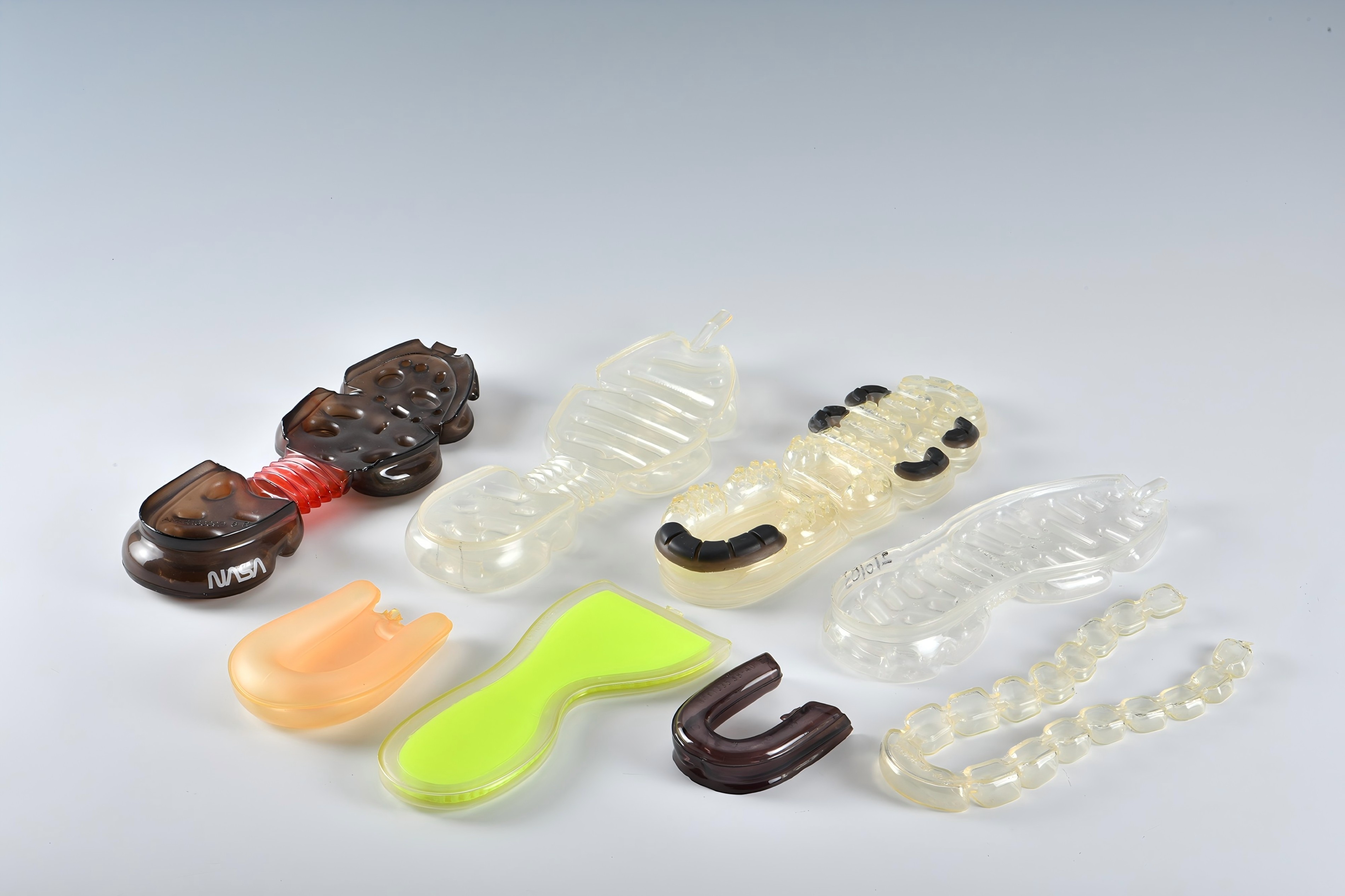 Sports shoe air cushion